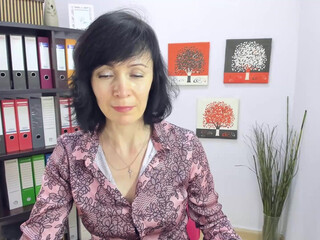 mariagold attractive cockroach shows tanned body