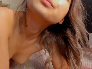 princess_miana skinny female rubs herself with oil