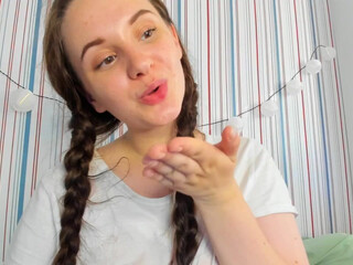 eva_grin sexy nymph excites with delicious tits