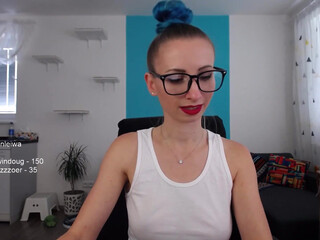 rainleiwa crazy passion fingering shaved pussy