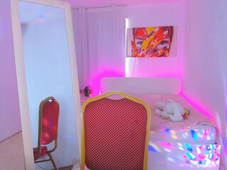 moni_shows cute chick work with anus