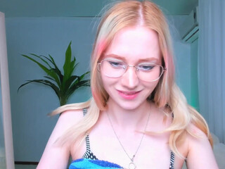 moni_shows beautiful bitch jerks off with an unusual device