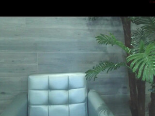 laylamattie modest slut tells interesting stories on camera