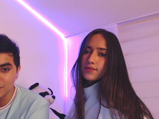 hot6sides9switching attractive model fucks pussy with sex toy