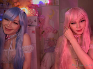 blondelashes19 harlot masturbates both holes