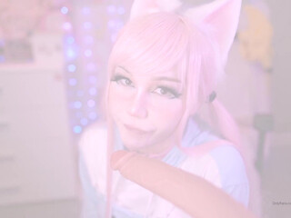 blondelashes19 adult bitch fucks her ass