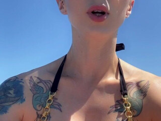 London Lix OF prestigious trash breaks free in the workplace