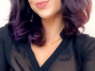 London Lix OF caresses pussy through panties