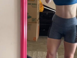 London Lix OF squirting from attractive