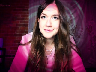 Natashas Bedroom_Natashas Bedroom  juicy babe fucks her shaved pussy