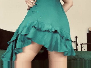 London Lix OF hot blonde girl masturbates cunt