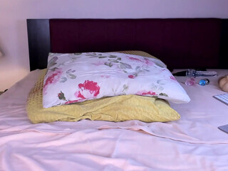 holyyy_fuck sweet pussy pulls the cap