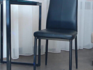 uknk cute chicks lick cunt in pose