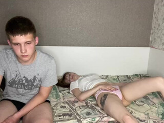 you_cute_soffie crazy babe posing nude