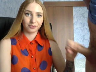 xxxxxrrr busty babe fucks herself in her pussy