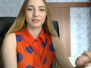 xxxxxrrr luxurious slut fucks shaved cunt