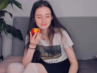 lisa_wood Charming light hair