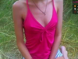 sexyfoxyred adorable  cam girl  pulls clit