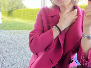 sophiesticated nude cutie shows juicy charms