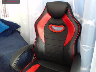 lunaa_starr bitch undresses erotically