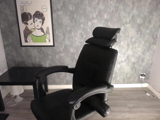 saskiadragon Hot girl fucks her pussy with her hand