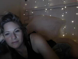 reneejax elegant confused caresses juicy pussy