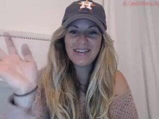 reneejax vicious girl relish fingers with herself