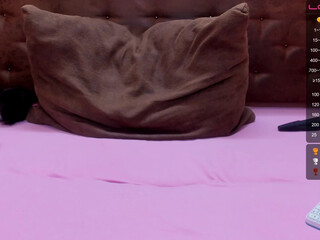 radiancevivian Showy chick