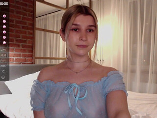 oh_may busty small exposes her charms