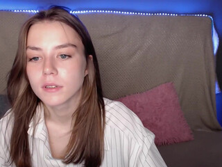 lilypa1mer mysterious goddess gently caresses her ass with her fingers