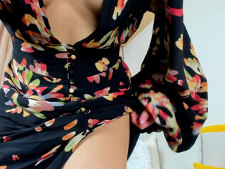 linapearl masturbates the cap behind the cash register