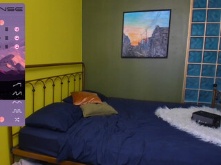 lili nude slut masturbates shaved vagina