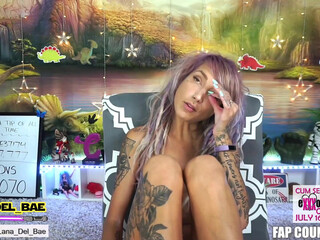 lana_del_bae bbw fondles her cunt and nipples