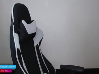 judyqeen naughty skin posing in lingerie