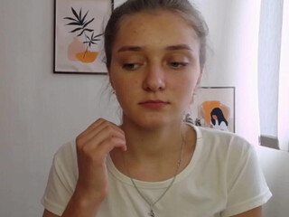 janeeyes slut fucks the cap with his fingers