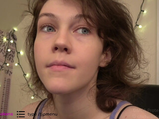 its_lily chic striptease