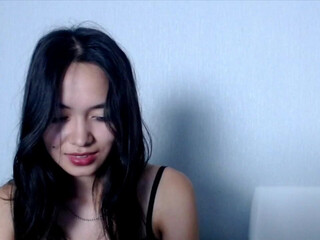 dave_n_ masturbating and playing with her pussy