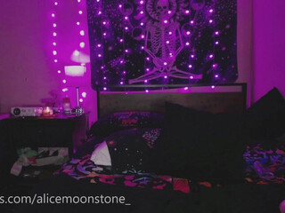 alice_moonstone Desirable chick