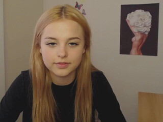 mirand mature mare fingering vagina