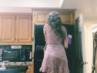 elenakoshkaxoxo naughty slut fucks pussy