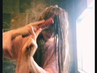 elenakoshkaxoxo a young queen fucks both holes