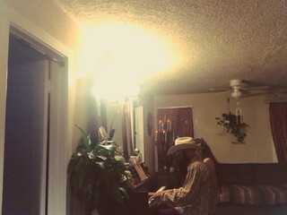 elenakoshkaxoxo busty chick sucks dildo