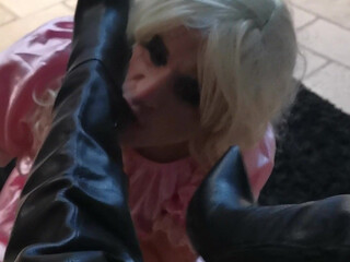 Mistress Courtney aka misscourtneym onlyfans shy young lady fingering sex toys