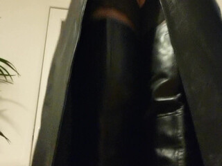Mistress Courtney aka misscourtneym onlyfans busty brunette chats in free chat
