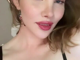 Corrine Hamilton onlyfans Juicy brunette fucks both holes hard