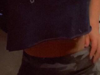 guesswhox2 Hot brunette