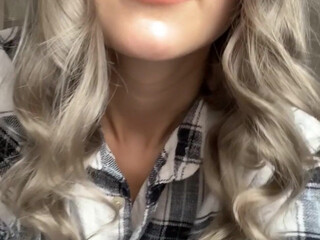 evaelfie young slut gets naked before boobs