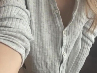 guesswhox2 ardent schoolgirl fingering sex toys