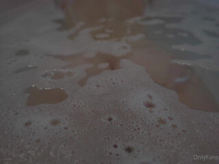 evaelfie cute young lady shows big tits