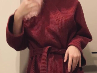 evaelfie chic shows shaved holes